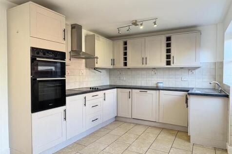 Kenilworth Close, Mirfield photo 4
