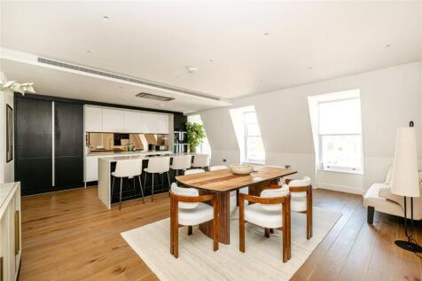 Kitchen / Dining