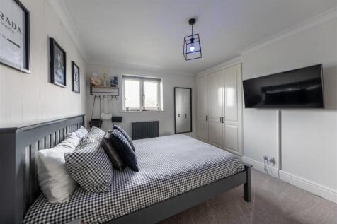 18 Royal Garden-060.jpg