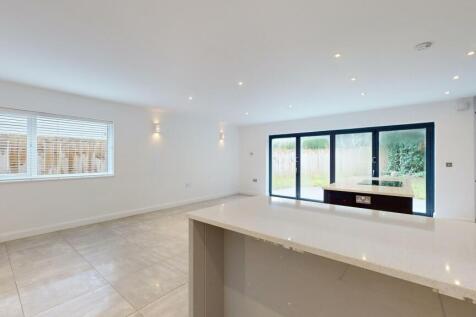 Wetherby Road, Harrogate, North Yorkshire photo 3