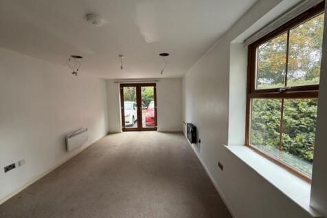 Open plan lounge/kitchen