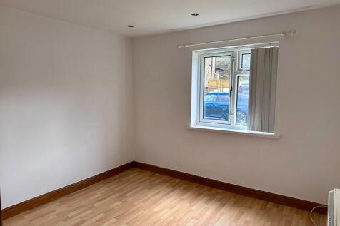2 Westbank Court, Westbank Close, Coal Aston, Dronfield S18 3DF photo 4