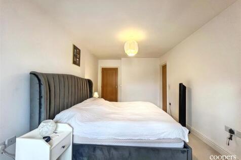 Master Bedroom 2.jpg