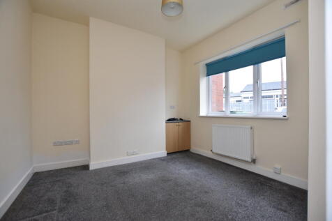 27 Lea Road, Wrexham, LL13 7NA photo 4