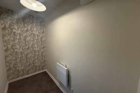 Welwyn Park Drive, Hull, North Humberside, HU6 photo 4