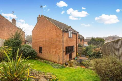 6 Manor Close, Middleton Cheney-13.jpg