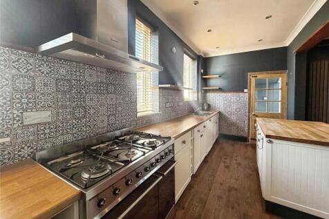 Windermere Avenue, Cardiff, CF23 photo 4