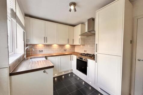 Kitchen 1.jpg