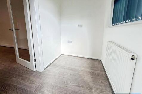 Runnymede, Liverpool, Merseyside, L36 photo 5