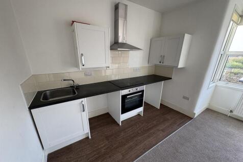 Grosvenor Road, Westcliff on Sea photo 5