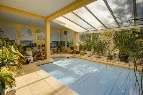 Piscine intérieure