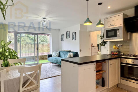 Two Bedroom for sale by Barrain London