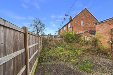 CAM01943G0-PR0597-STILL005.jpg