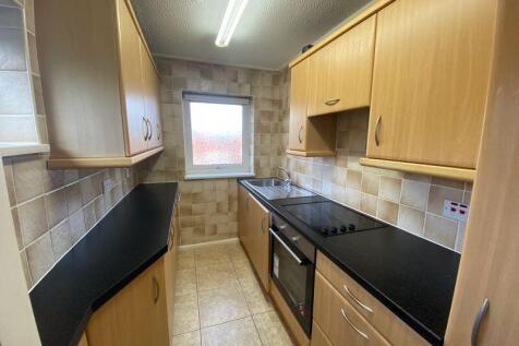PLEASE TELEPHONE FOR VIEWINGS - Chester Avenue, Poulton-Le-Fylde photo 4