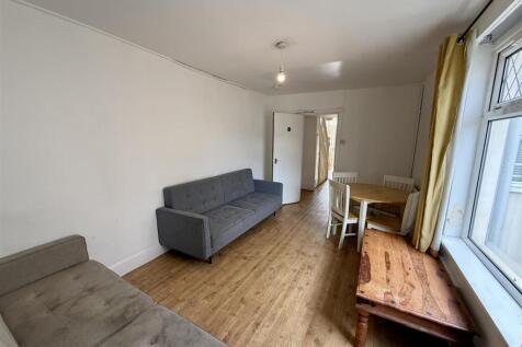 Mackintosh Place, Cardiff photo 3