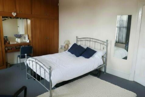 2 6 stanley bedroom