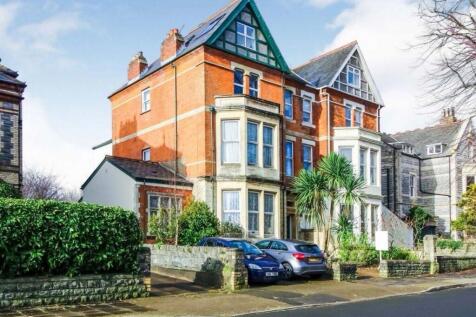 1 Bed Flat _ Situated in one of Penarth's most de