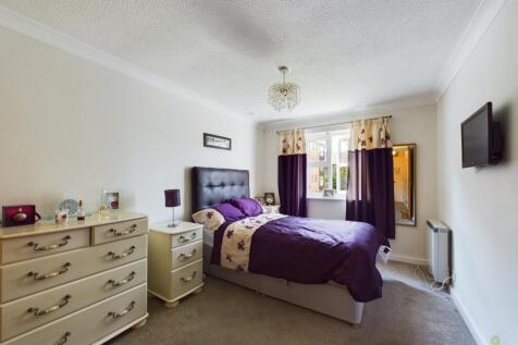 Presented by Nicoleta at EweMove Bexleyheath and D