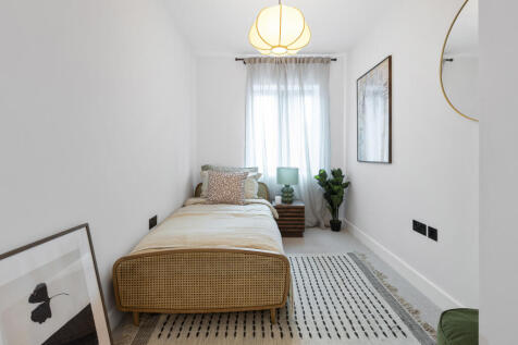 Show Apartment