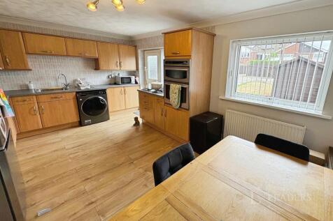 Howarth Road, Brinsworth, S60 photo 4