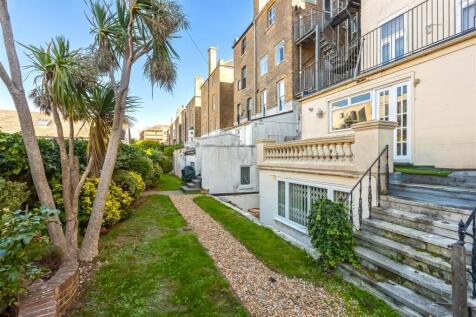 Henne Terrace_2.jpg