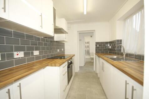 3 BED HOUSE, WALKING DISTANCE TO LOCAL SCHOOLS AN