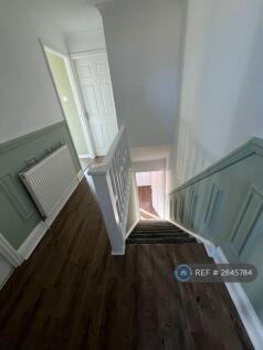 Landling Upstairs