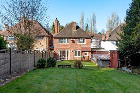 44 Gervase Drive-garden3 MAR25.jpg