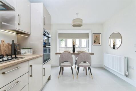 Kitchen/Dining*