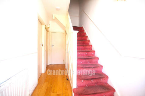 Three bedroom house to rent Meadway, Ilford.