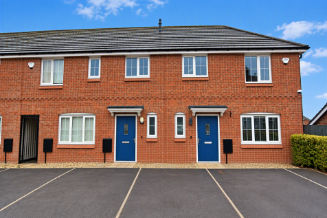3-bed terraced on Scotchbarn Lane, Prescot, Knowsley, £1,300/mo