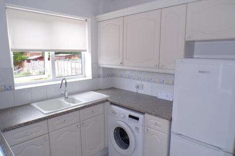 Ascot Drive, Cannock, Staffordshire photo 5