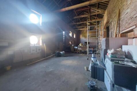 Retail Property (high street) to rent Image 3