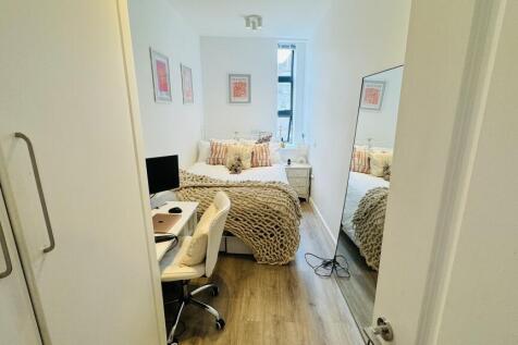 Balham High Road, Wandsworth, London photo 4