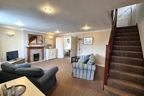 Sitting room (2).jpg