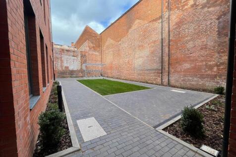 Courtyard 2.jpg