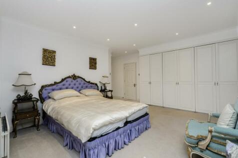 Davidson Frost-Wellings, DFW, Wellington House, Ay