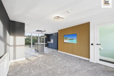 CAM02899G0-PR0068...