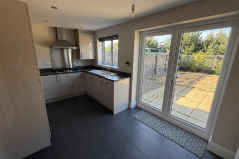 Aspen Way, Beverley photo 4