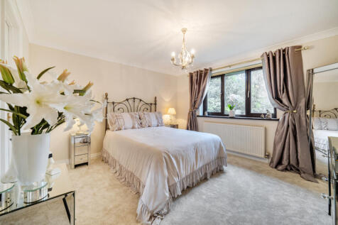 1369558-8-68ee563...