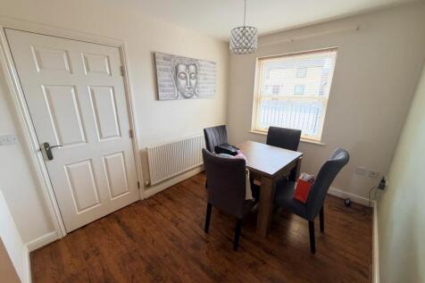 Falcon Court, Dinnington, SHEFFIELD photo 4