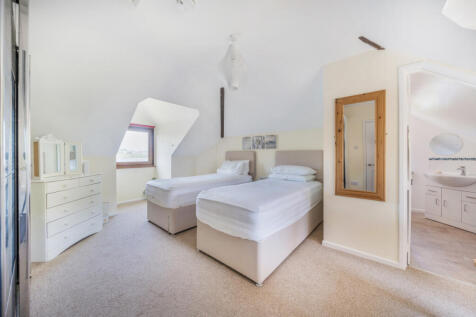 1304845-12-685059...