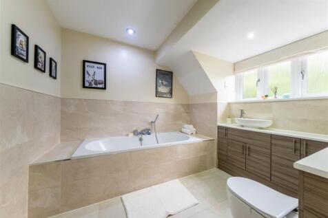 17 Woodham Close-040.jpg