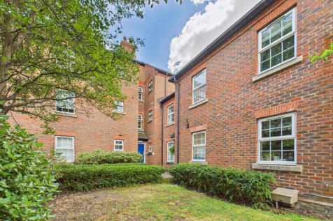 CAM04968G0-PR0058-STILL004