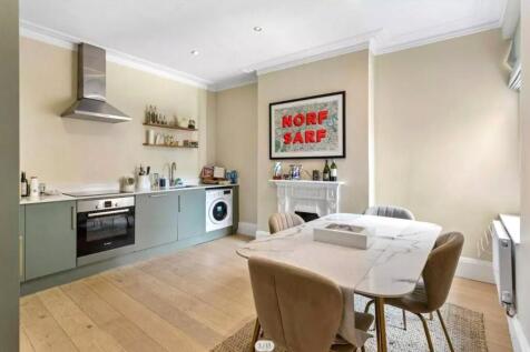 Platt Sreet, Camden, London, NW1. 3 bedroom apartment