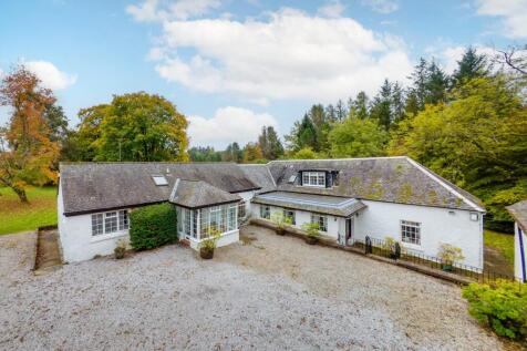 4 bed, 4 bath Detached in Glasgow - Photo 5