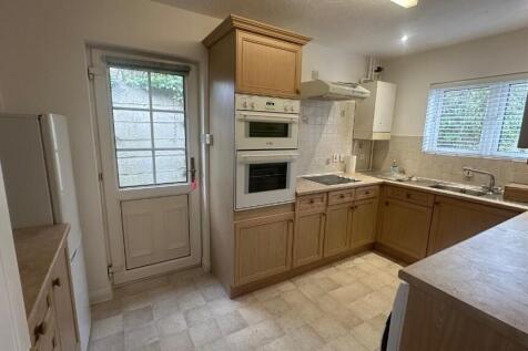Rhodes Avenue, Bishop's Stortford, Hertfordshire, CM23 photo 4