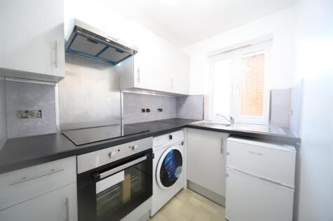 KITCHEN1.JPG