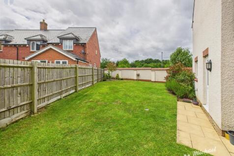 CAM03852G0-PR0296-STILL007