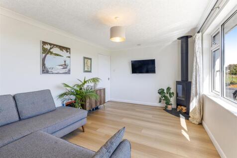 A14 - 13 Town Park, Loddiswell - 250922.jpg